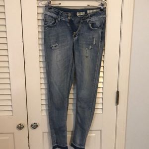 Indigo Rein Distressed Jeans